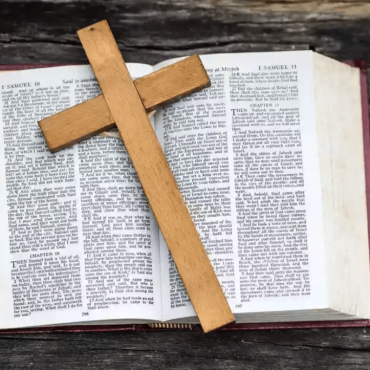devout-christians:-understanding-god’s-gift-of-free-will-–-the-power-of-choice-in-christianity.