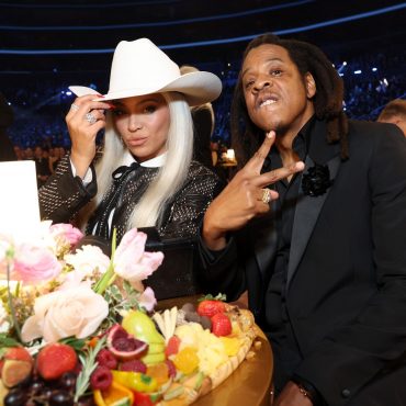 beyonce-and-jay-z-are-‘crazy-in-love’:-a-power-couple’s-journey.