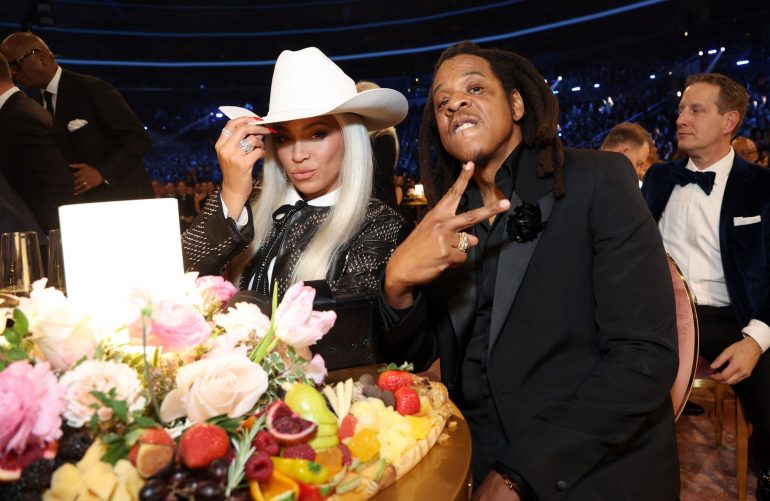 beyonce-and-jay-z-are-‘crazy-in-love’:-a-power-couple’s-journey.