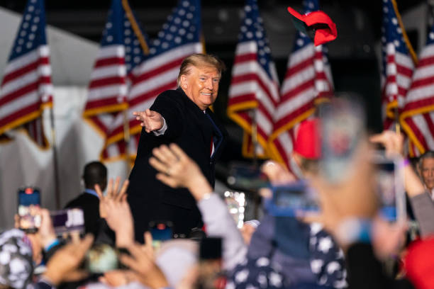 donald-trump’s-2024-campaign-strategy:-winning-over-swing-voters-and-expanding-appeal.
