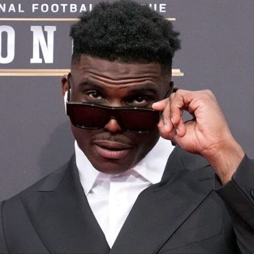 tyreek-hill:-father-of-three-in-2023-amid-nfl-stardom-and-personal-turmoil.
