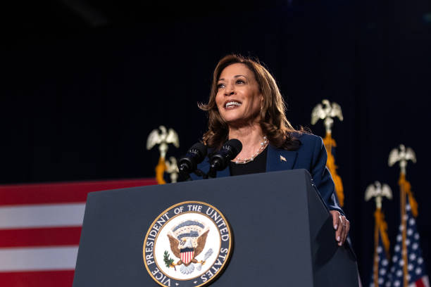 kamala-harris:-can-she-break-the-oval-office-gender-barrier?