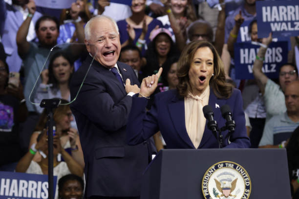 kamala-harris-chooses-tim-walz-as-running-mate:-a-strategic-move-to-win-over-the-working-class.