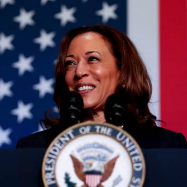 kamala-harris:-paving-the-way-for-america’s-future-as-first-female-president.