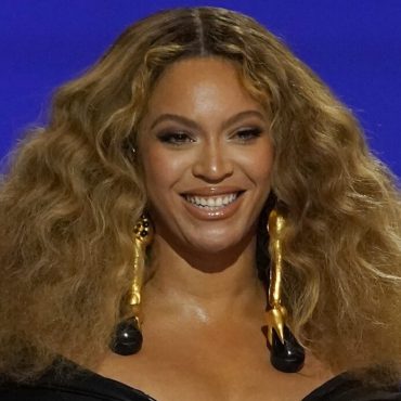 10-best-beyonce-songs:-breaking-down-the-queen’s-iconic-tracks.