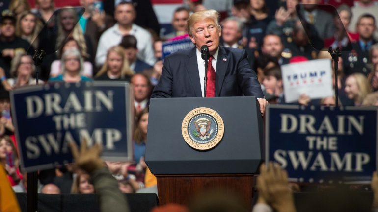 donald-trump’s-promise-to-drain-the-swamp:-a-deep-dive-into-contradictions-and-reality.