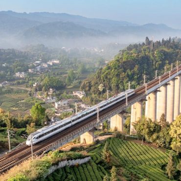 high-speed-trains-are-racing-across-the-world.-but-not-in-america