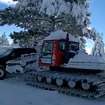newly-released-video-shows-scene-of-jeremy-renner’s-snowplow-accident