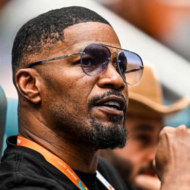 jamie-foxx-remains-hospitalized-nearly-a-week-after-‘medical-complication’