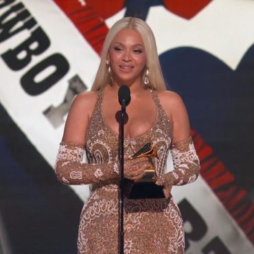 beyonce-makes-history:-‘cowboy-carter’-wins-best-country-album-at-2025-grammys.