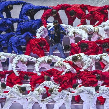 kendrick-lamar’s-super-bowl-halftime-show:-a-bold-cultural-statement-that-shook-america.