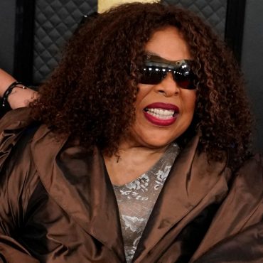 roberta-flack,-singer-of-‘killing-me-softly,’-has-died-at-the-old-age-88.