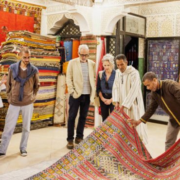 maximizing-comfort-and-style-in-spacious-rooms:-a-celebration-of-african-american-culture.