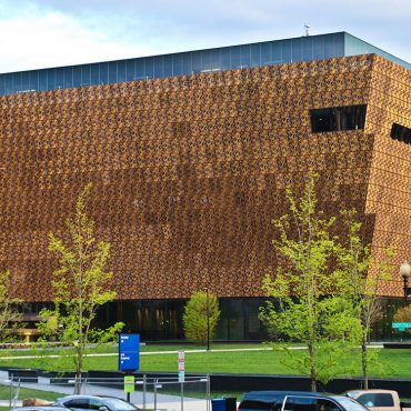 smithsonian-under-siege:-donald-trump’s-executive-order-sparks-outrage-over-black-history-museum.