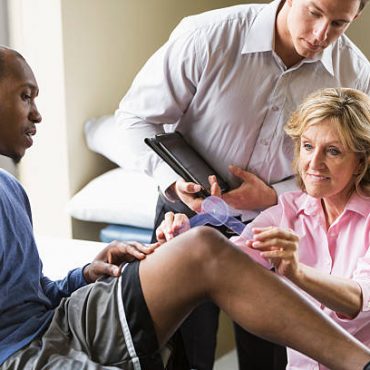 what-that-clicking-knee-might-be-trying-to-tell-you.