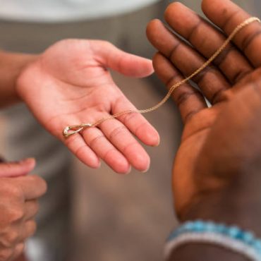 what-gifting-behavior-says-about-modern-relationships.