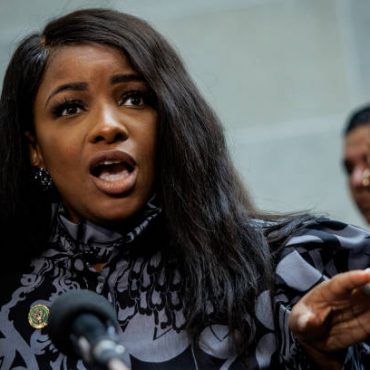jasmine-crockett:-bold-texas-congresswoman-leading-the-fight-for-justice,-equity,-and-democracy.