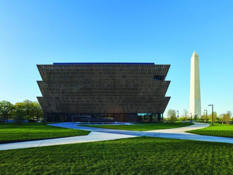 smithsonian’s-african-american-museum:-a-vision-of-faith,-now-under-scrutiny.