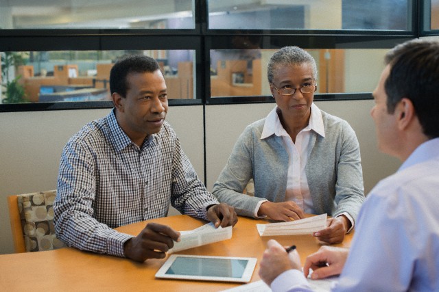 key-considerations-for-expats-handling-finances-abroad.