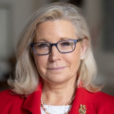 liz-cheney’s-courage-vs-republican-silence:-the-moral-crisis-threatening-american-democracy.