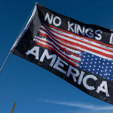 the-no-kings-rallies:-festive-crowds,-empty-strategy.