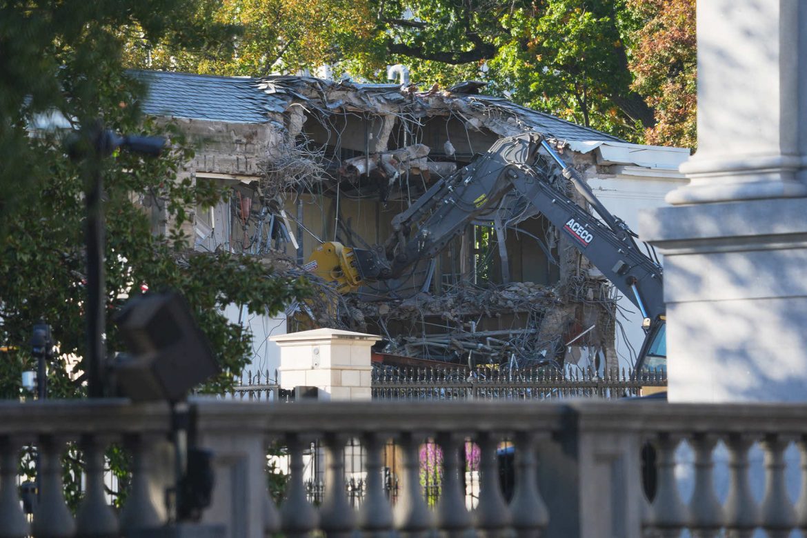 donald-trump’s-white-house-demolition:-a-symbolic-assault-on-american-patriotism.