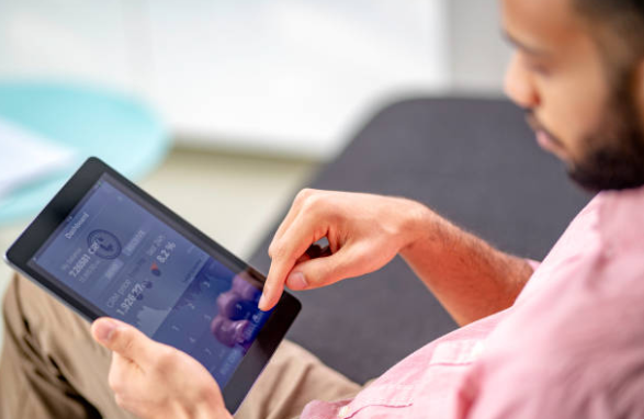 black-men-investing-in-crypto-generational-wealth-or-financial-risk.