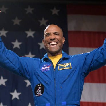 where-heaven-meets-the-cosmos:-victor-j-glover,-the-moon,-and-the-faith-that-fuels-the-journey.