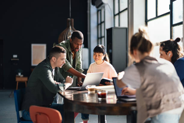 building-wealth-in-the-digital-age:-how-online-platforms-are-changing-the-entrepreneurship-game.