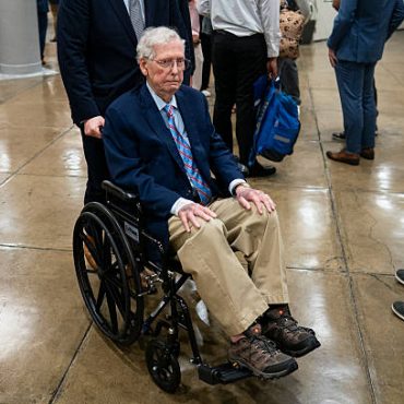 aging-politicians,-mitch-mcconnell-and-the-lesson-of-knowing-when-to-step-aside.