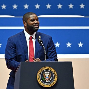 byron-donalds-could-become-florida’s-first-black-governor-without-running-on-race.