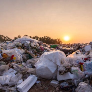 south-la-toxic-dump-exposes-environmental-racism.