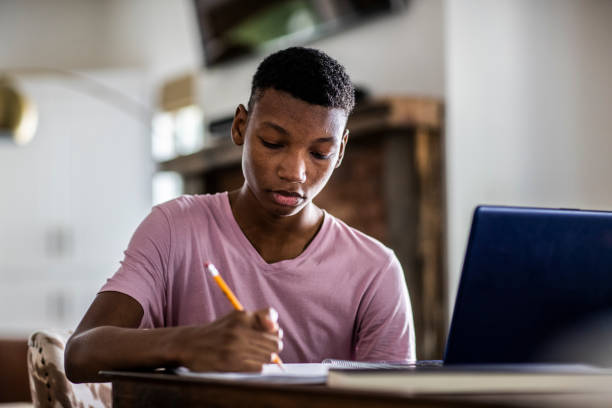 6-online-schools-for-balancing-middle-school-with-sports,-travel-and-family-life.